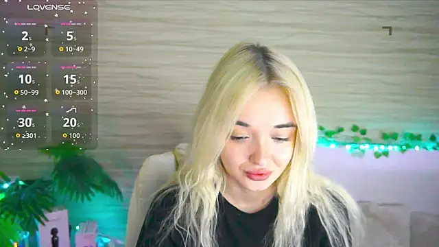 Snapshot of Ashley_S chatting on 4, 11, 2025 Ashley S online show from 4, 11, 2025