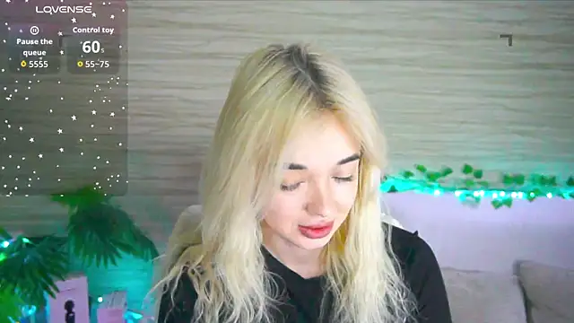 Snapshot of Ashley_S chatting on 5, 11, 2025 Ashley S online show from 5, 11, 2025