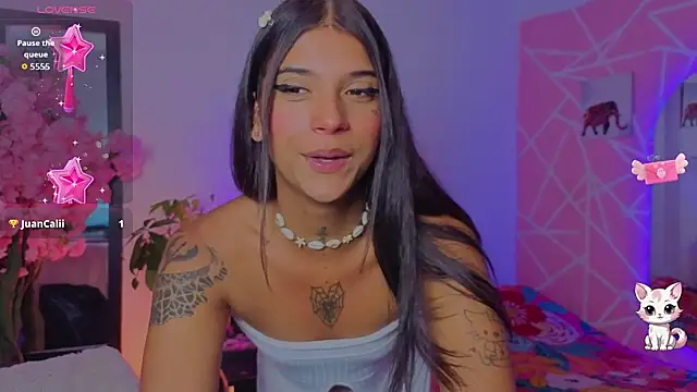 Snapshot of CoralRigan chatting on 28, 11, 2025 CoralRigan online show from 28, 11, 2025