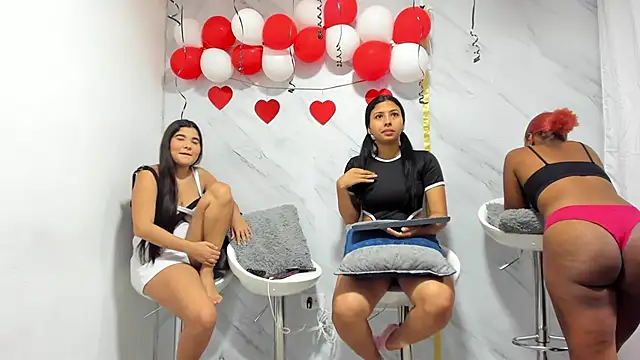Snapshot of Candyscouples chatting on 17, 2, 2025 Candyscouples online show from 17, 2, 2025