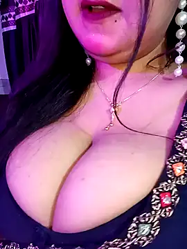 Snapshot of Suhanakhan00 chatting on 31, 1, 2025 Suhanakhan00 online show from 31, 1, 2025