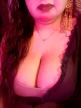 Snapshot of Suhanakhan00 chatting on 18, 5, 2026 Suhanakhan00 online show from 18, 5, 2026