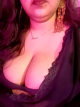 Snapshot of Suhanakhan00 chatting on 23, 5, 2026 Suhanakhan00 online show from 23, 5, 2026