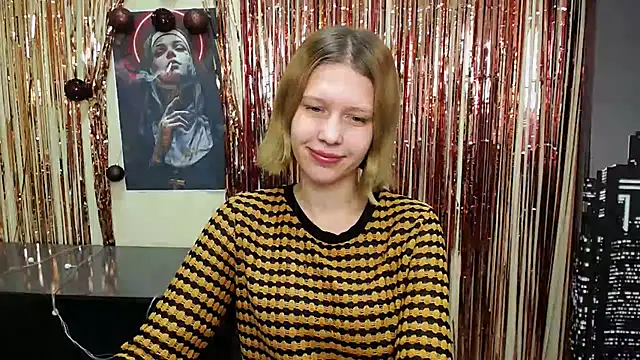 Snapshot of StellaCRL chatting on 7, 1, 2025 StellaCRL online show from 7, 1, 2025