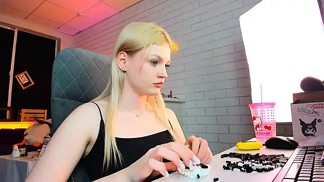 GraceGlamour online show from 9, 1, 2025