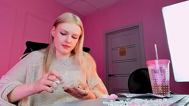 GraceGlamour online show from 19, 1, 2025