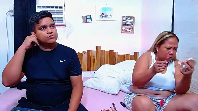 Snapshot of lucasandSofi chatting on 2, 5, 2026 lucasandSofi online show from 2, 5, 2026