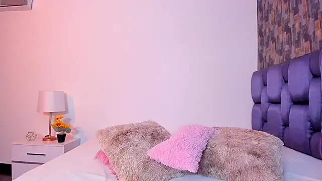 Snapshot of IsabellaAnngel chatting on 22, 2, 2025 IsabellaAnngel online show from 22, 2, 2025