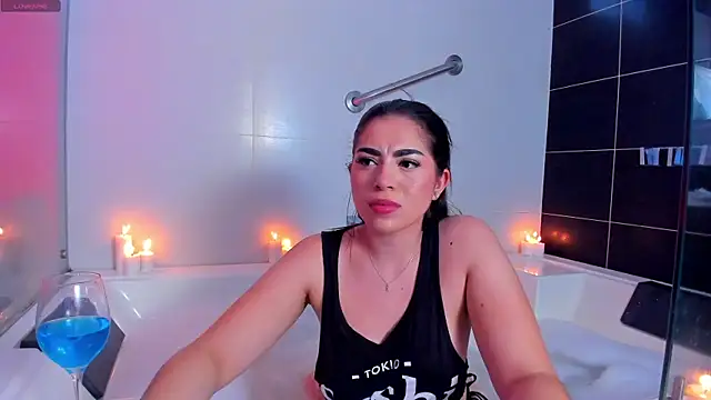 Snapshot of IsabellaAnngel chatting on 1, 3, 2025 IsabellaAnngel online show from 1, 3, 2025