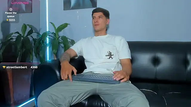 Damian23   online show from 8, 2, 2025