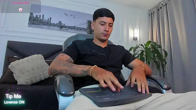 Damian23   online show from 6, 11, 2025