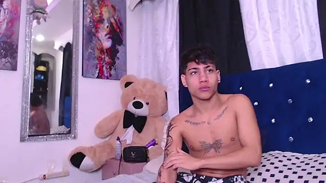 Snapshot of Sexys_Boys_Hot1 chatting on 28, 9, 2025 Sexys Boys Hot1 online show from 28, 9, 2025