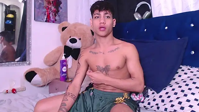 Snapshot of Sexys_Boys_Hot1 chatting on 1, 10, 2025 Sexys Boys Hot1 online show from 1, 10, 2025