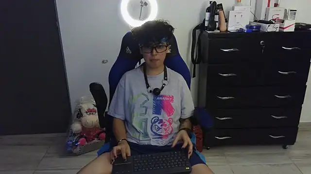 thomascooper7 online show from 25, 2, 2025