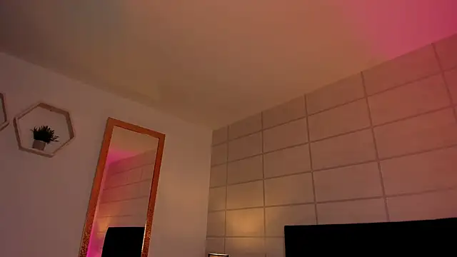 Christine Laam online show from 17, 2, 2026