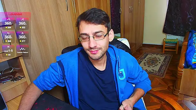 Snapshot of HungEddy chatting on 2, 12, 2024 HungEddy online show from 2, 12, 2024