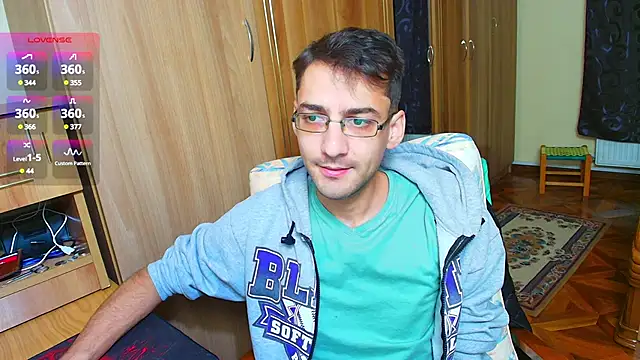 Snapshot of HungEddy chatting on 12, 12, 2024 HungEddy online show from 12, 12, 2024