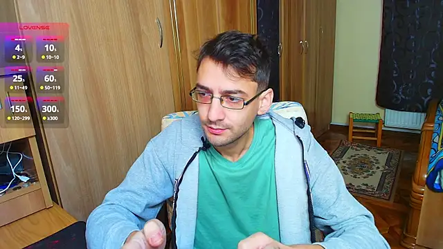 Snapshot of HungEddy chatting on 13, 12, 2024 HungEddy online show from 13, 12, 2024