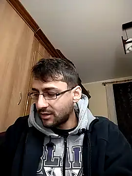 Snapshot of HungEddy chatting on 20, 12, 2024 HungEddy online show from 20, 12, 2024