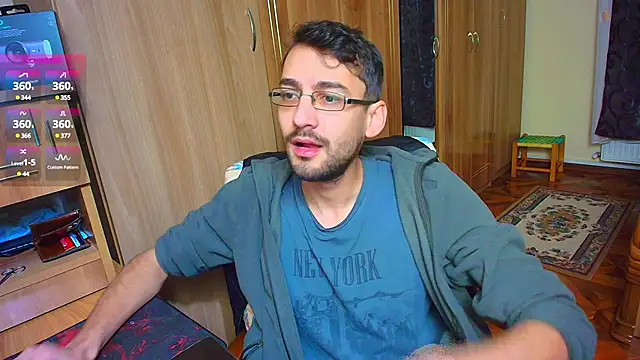 Snapshot of HungEddy chatting on 23, 12, 2024 HungEddy online show from 23, 12, 2024
