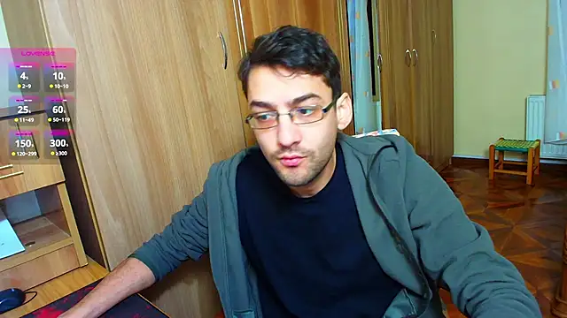 Snapshot of HungEddy chatting on 8, 1, 2025 HungEddy online show from 8, 1, 2025