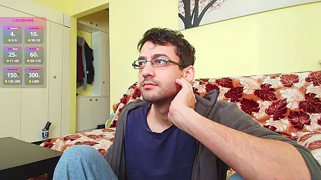 Snapshot of HungEddy chatting on 14, 3, 2025 HungEddy online show from 14, 3, 2025