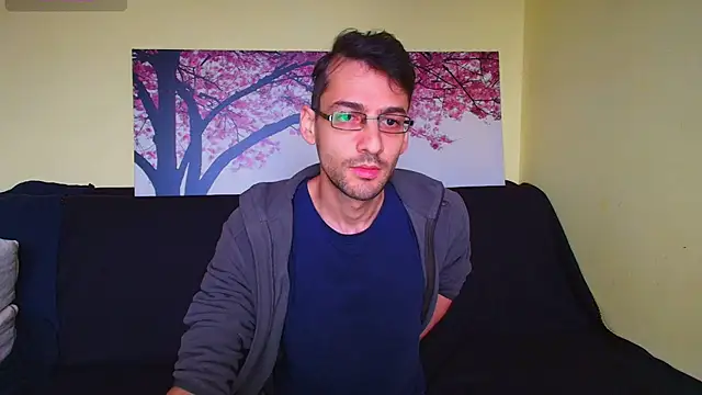 Snapshot of HungEddy chatting on 3, 10, 2025 HungEddy online show from 3, 10, 2025
