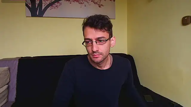 Snapshot of HungEddy chatting on 7, 10, 2025 HungEddy online show from 7, 10, 2025