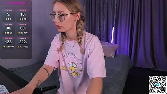 LivyyBossom online show from 9, 9, 2025