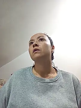 Snapshot of RenataSexy_ chatting on 4, 3, 2025 RenataSexy online show from 4, 3, 2025