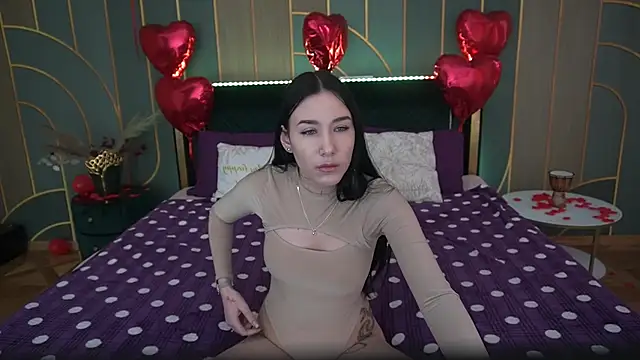 NikkiGoldSide online show from 25, 2, 2025