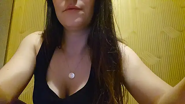 Snapshot of AlejandraDelaney chatting on 18, 3, 2025 AlejandraDelaney online show from 18, 3, 2025