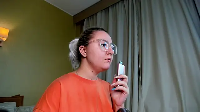 Debbie Taylor online show from 7, 12, 2024