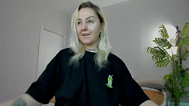 Debbie Taylor online show from 22, 11, 2025