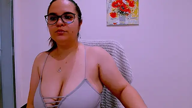 Snapshot of Ella-Diamond chatting on 22, 7, 2026 Ella-Diamond online show from 22, 7, 2026