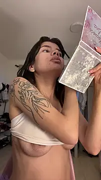 Snapshot of adop_me__ chatting on 8, 10, 2025 adop me online show from 8, 10, 2025