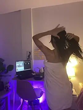 Snapshot of adop_me__ chatting on 29, 11, 2025 adop me online show from 29, 11, 2025