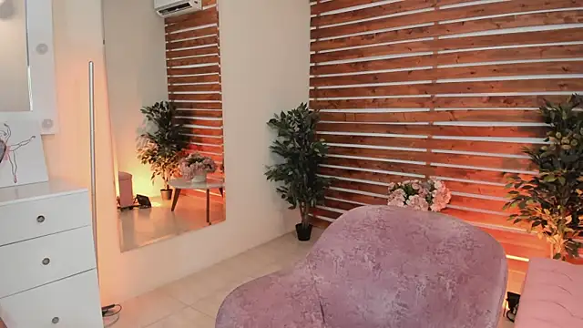 Sapphire Venuss online show from 30, 1, 2025