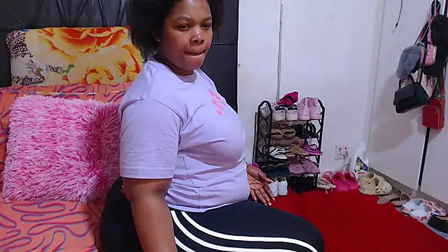 Snapshot of BigbootyNickyx chatting on 20, 10, 2025 BigbootyNickyx online show from 20, 10, 2025