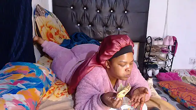 Snapshot of BigbootyNickyx chatting on 29, 10, 2025 BigbootyNickyx online show from 29, 10, 2025