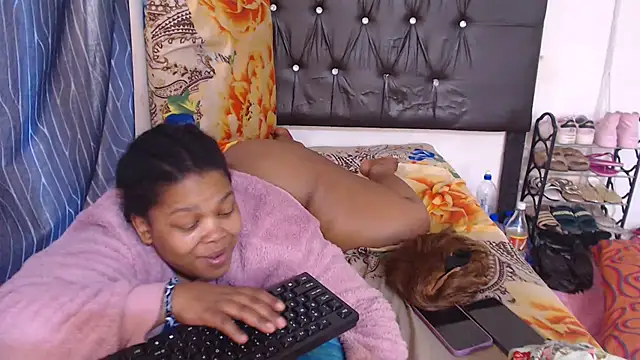 Snapshot of BigbootyNickyx chatting on 4, 11, 2025 BigbootyNickyx online show from 4, 11, 2025