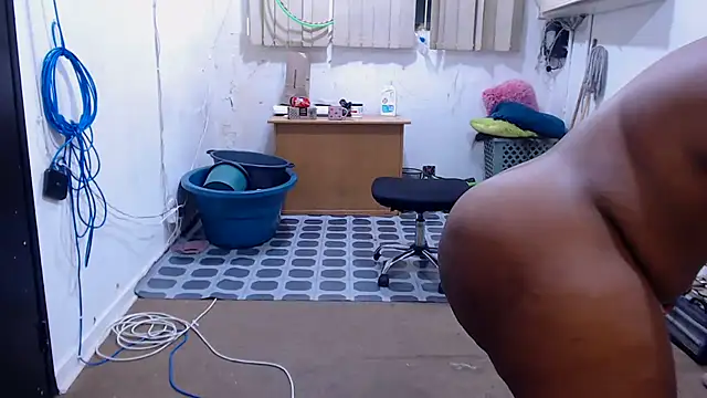 Snapshot of BigbootyNickyx chatting on 5, 2, 2026 BigbootyNickyx online show from 5, 2, 2026