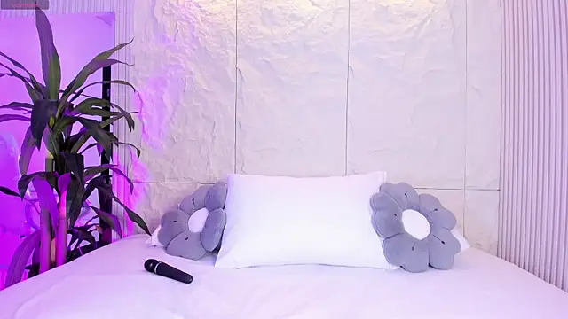 AnahinClar online show from 4, 4, 2026