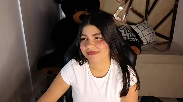 Snapshot of emmalee_01a chatting on 6, 2, 2025 emmalee 01a online show from 6, 2, 2025