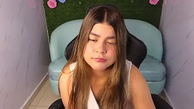 Snapshot of emmalee_01a chatting on 28, 2, 2025 emmalee 01a online show from 28, 2, 2025