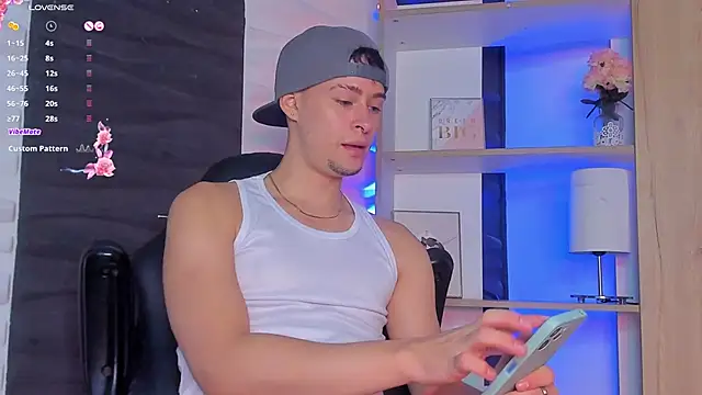 Snapshot of JadeSmiith_ chatting on 14, 12, 2024 JadeSmiith online show from 14, 12, 2024