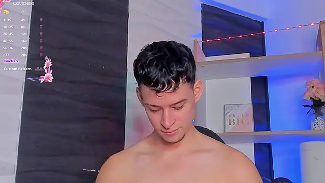 Snapshot of JadeSmiith_ chatting on 17, 12, 2024 JadeSmiith online show from 17, 12, 2024