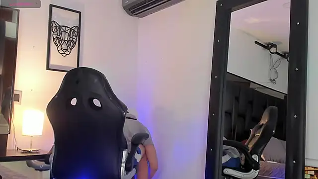 Snapshot of JadeSmiith_ chatting on 8, 3, 2025 JadeSmiith online show from 8, 3, 2025