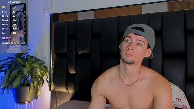 Snapshot of JadeSmiith_ chatting on 22, 11, 2025 JadeSmiith online show from 22, 11, 2025