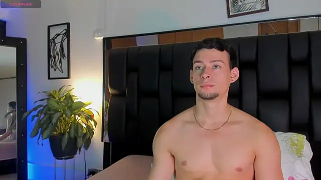 Snapshot of JadeSmiith_ chatting on 24, 11, 2025 JadeSmiith online show from 24, 11, 2025